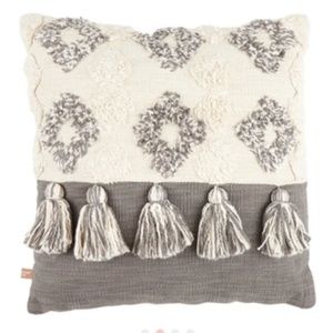 Summer & Rose Grey Tassel Throw Pillow Boho Plush Knit Accent Pillow w/ Cushion